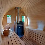 Semesterbostad Mazurskie Zacisze - Sauna, Jacuzzi, Kominek *