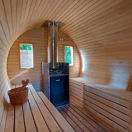 Holiday home Mazurskie Zacisze - Sauna, Jacuzzi, Kominek *